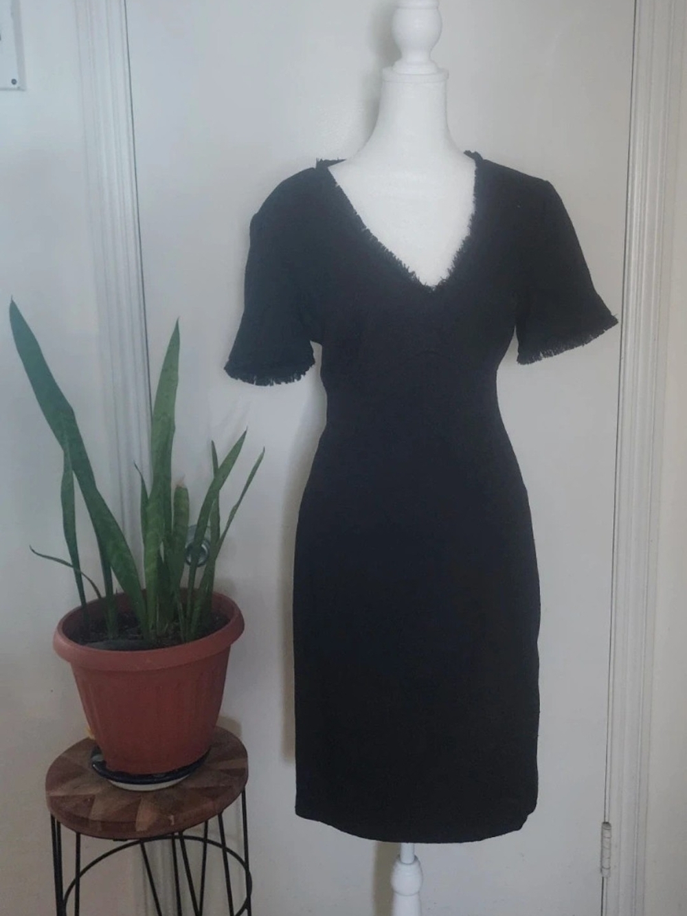 Andrew Marc Black V-Neck Short Sleeve Sheath Dress with Frayed Trim